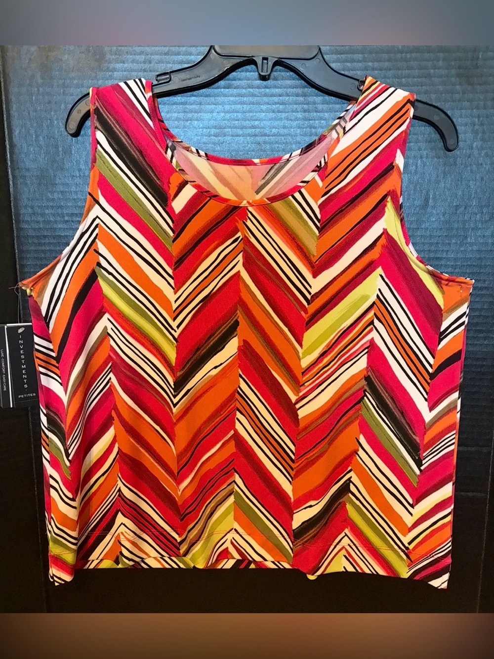 Sleeveless Chevron Stripe Tank Top - Multi-Color